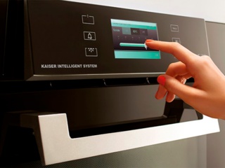 Приготовление домашней пиццы в микроволновой печи Kaiser Приготовление домашней пиццы в микроволновой печи Kaiser